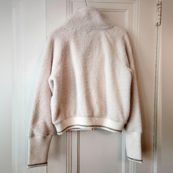 ATHLETA TUGGA SHERPA JACKET - cream with gold on cuffs and waistband Coat Small - Picture 6 of 8